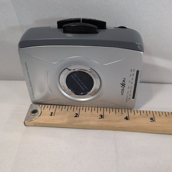 Nexxtech AM/FM Radio Cassette Player 14904949 Portable Headphones Silver TESTED - Picture 9 of 16